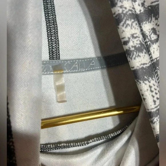 Calia Carrie Underwood Cowl Funnel Neck Pullover White Print Size S? - Picture 4 of 6